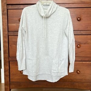Women’s lightweight tunic sweater